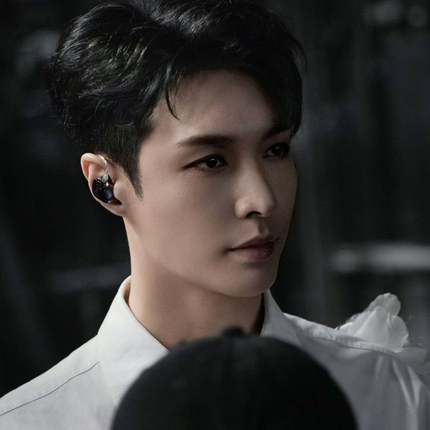 Recent activity shot of Suho