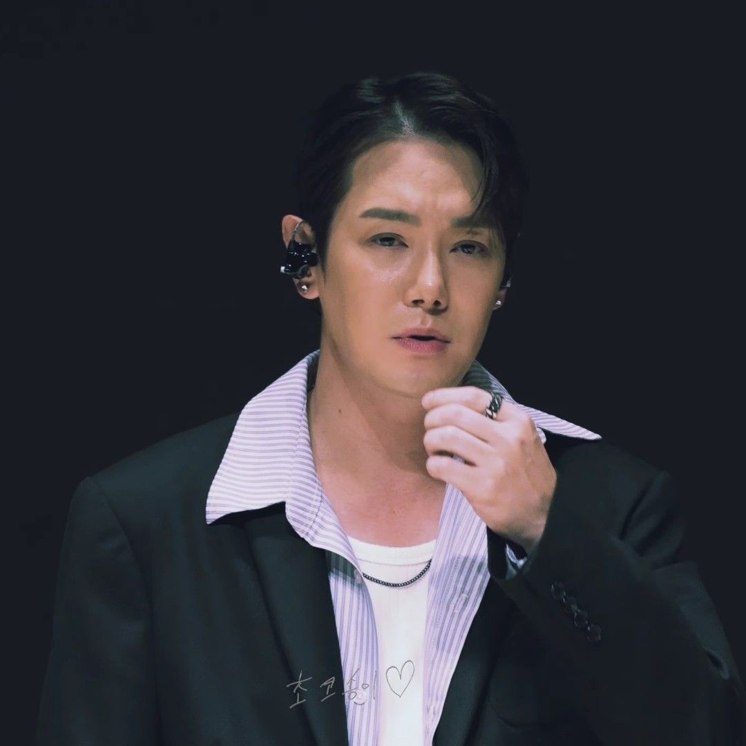 Behind-the-scenes cut of Hwanhee