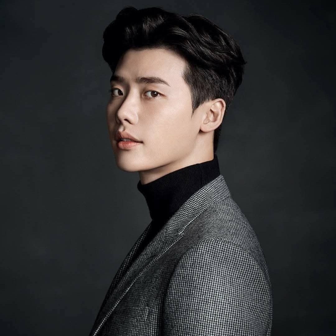 A moment captured by a fan of Lee Jongsuk