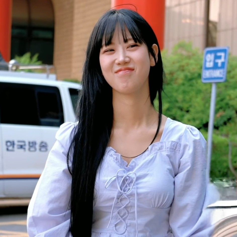 Recent activity shot of Kang Hyeyeon