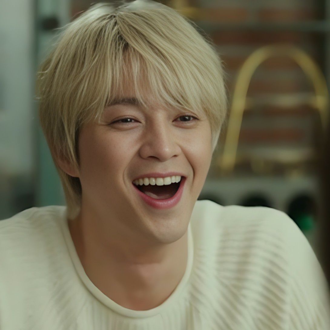 Behind-the-scenes cut of Kim Jihoon