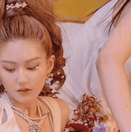 Behind-the-scenes cut of Zhao Lusi