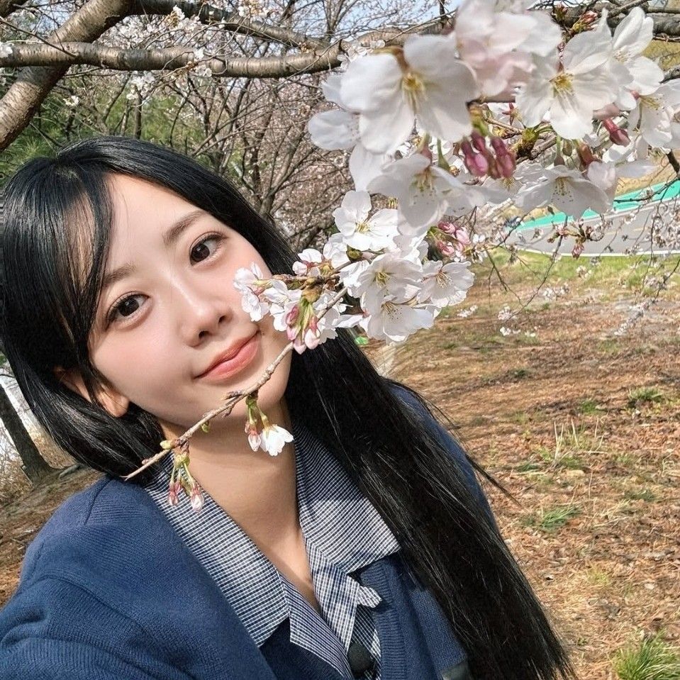 A moment captured by a fan of Kang Hyeyeon