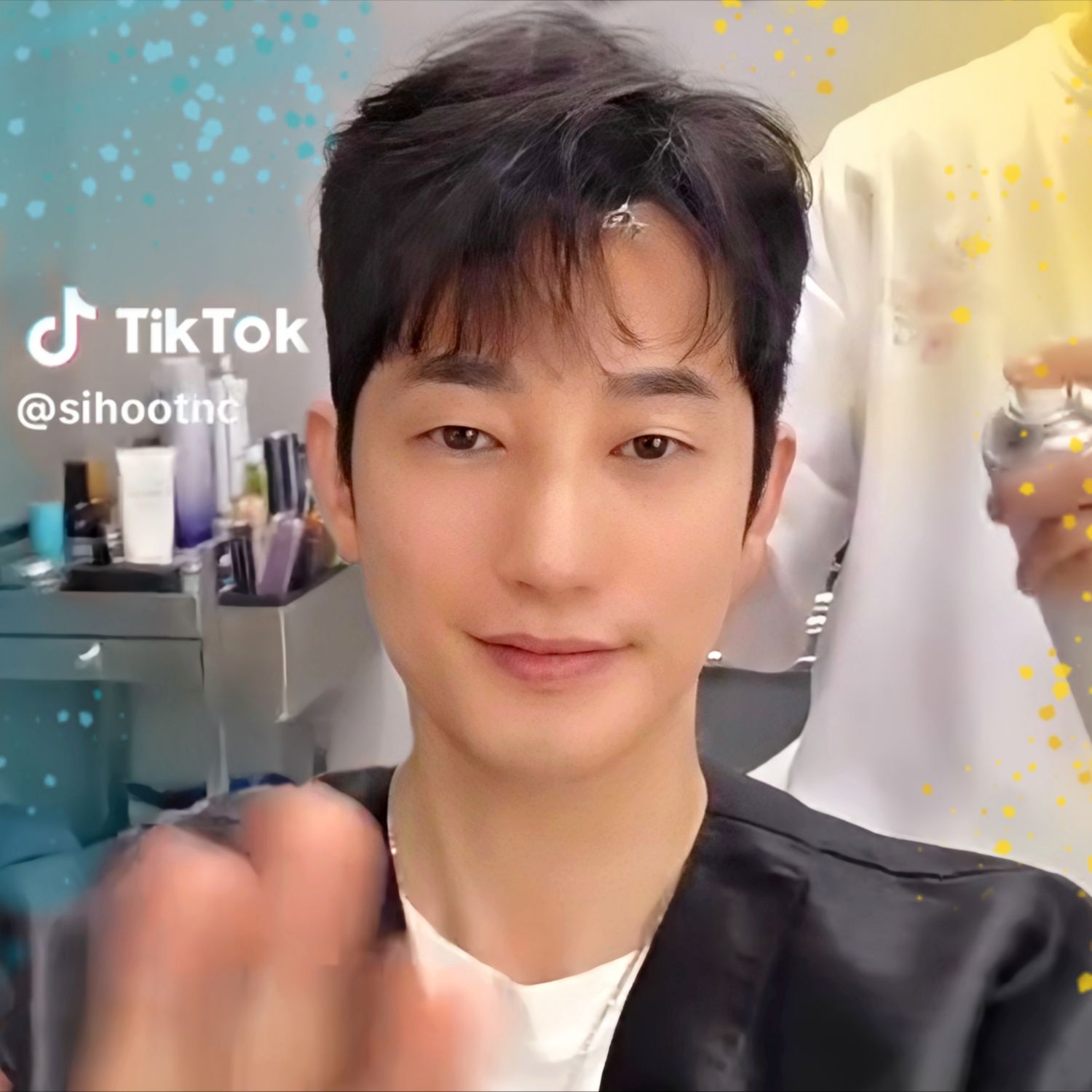 Behind-the-scenes cut of Park Sihoo