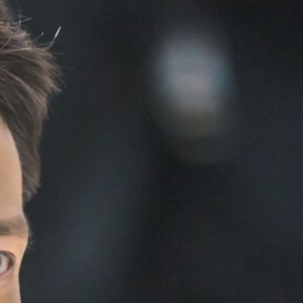 Behind-the-scenes cut of Ji Sung