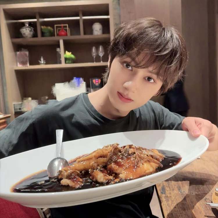 Latest photo of Wen Junhui