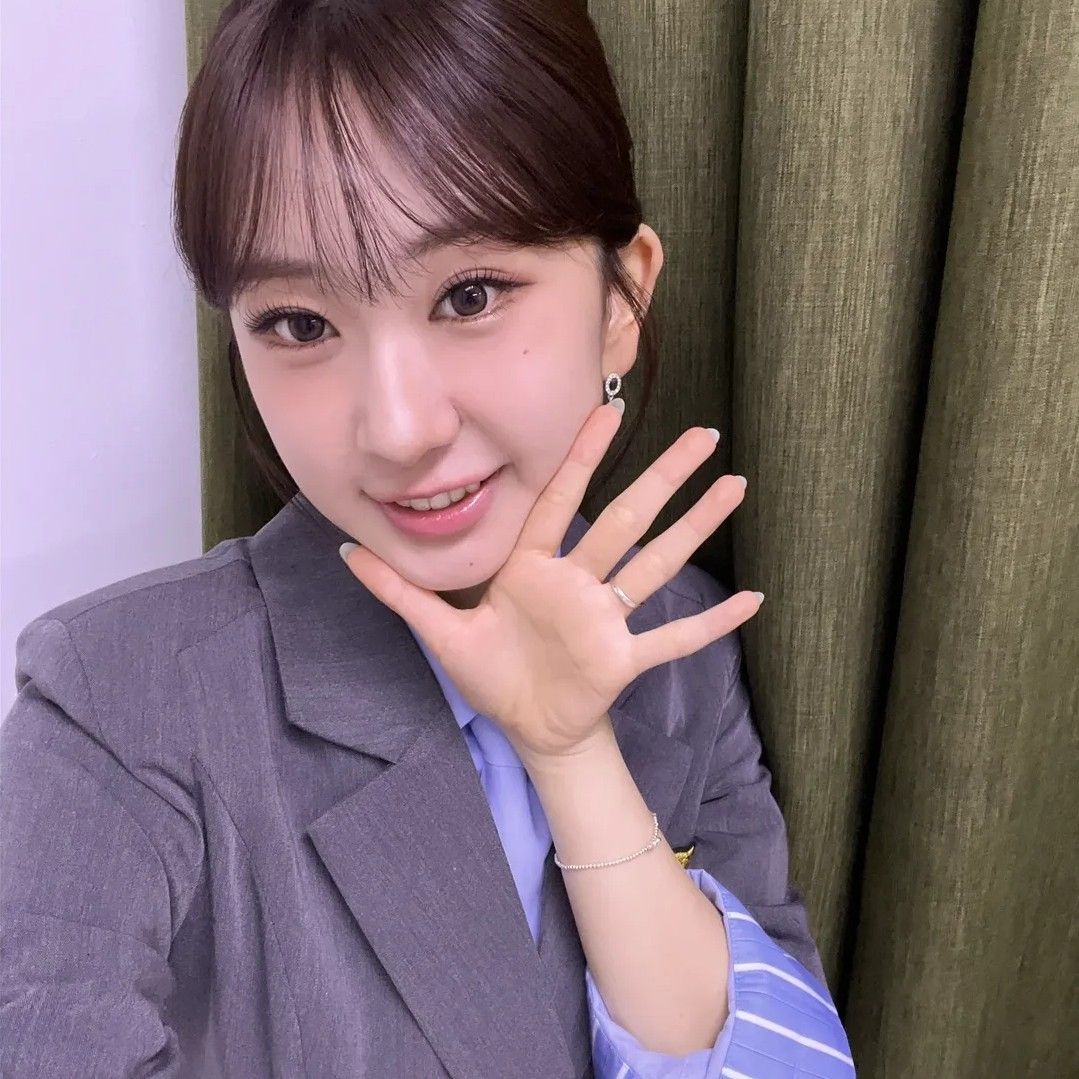 Behind-the-scenes cut of Jeon Yujin