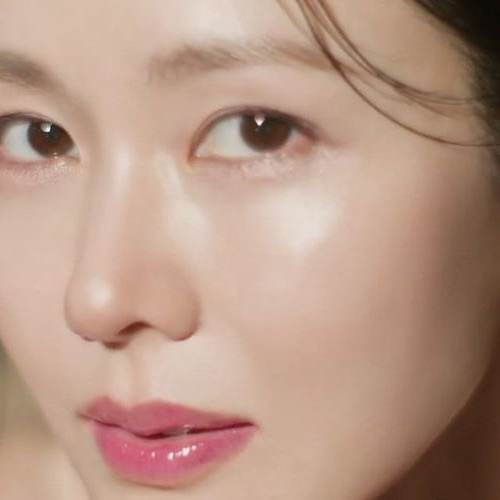 Latest photo of Son Yejin