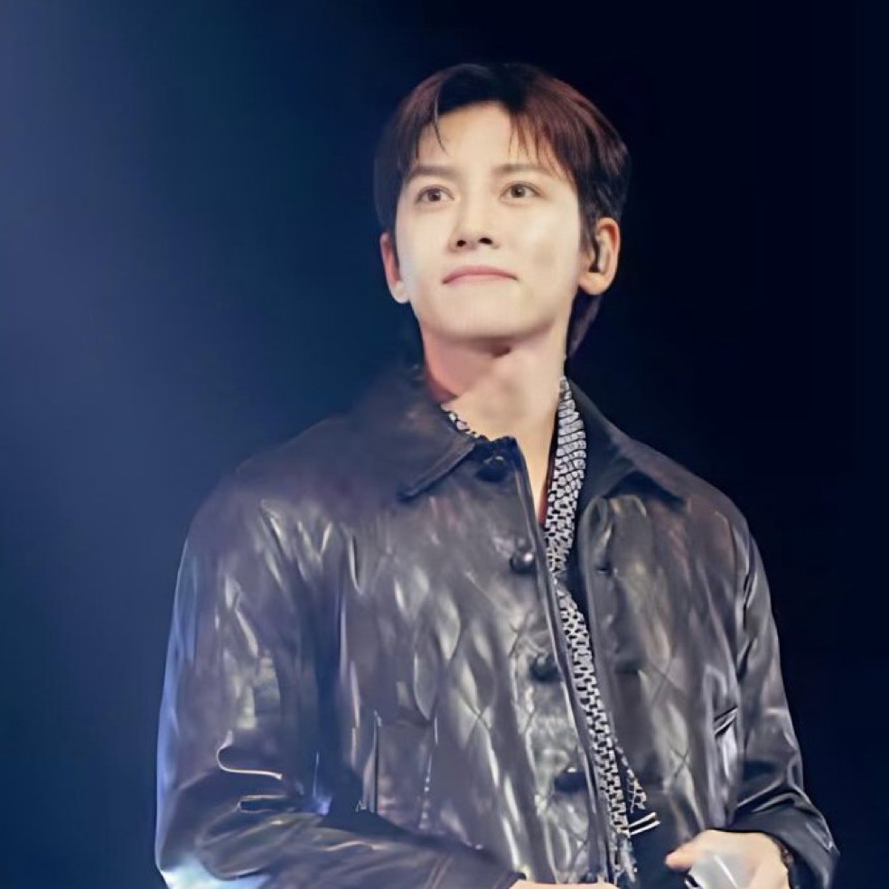 粉丝拍下的池昌旭瞬间