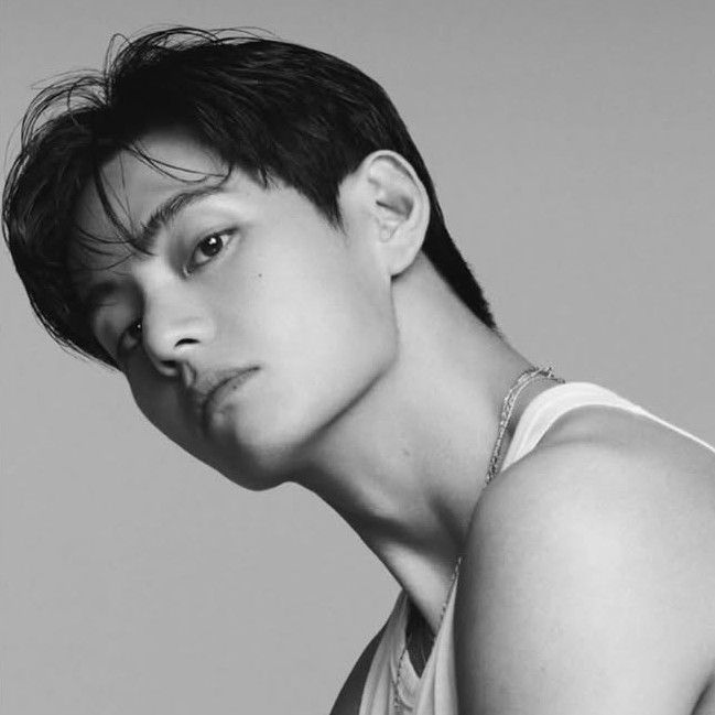 Latest photo of Kim Taehyung (V)