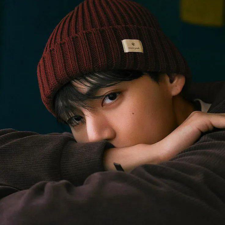 Latest photo of Kim Taehyung (V)