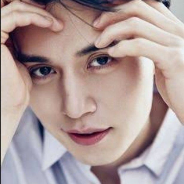 Recent activity shot of Lee Dongwook