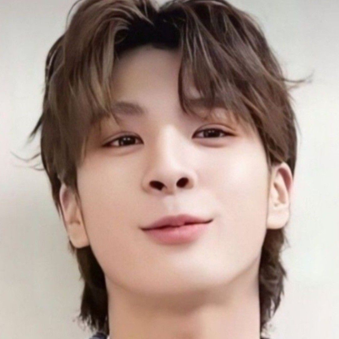 Recent activity shot of Jeong Dongwon