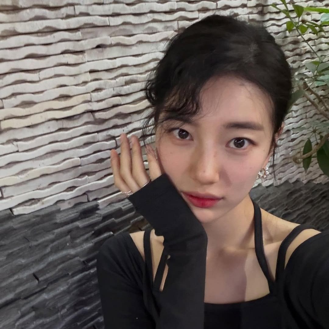 Behind-the-scenes cut of Bae Suzy