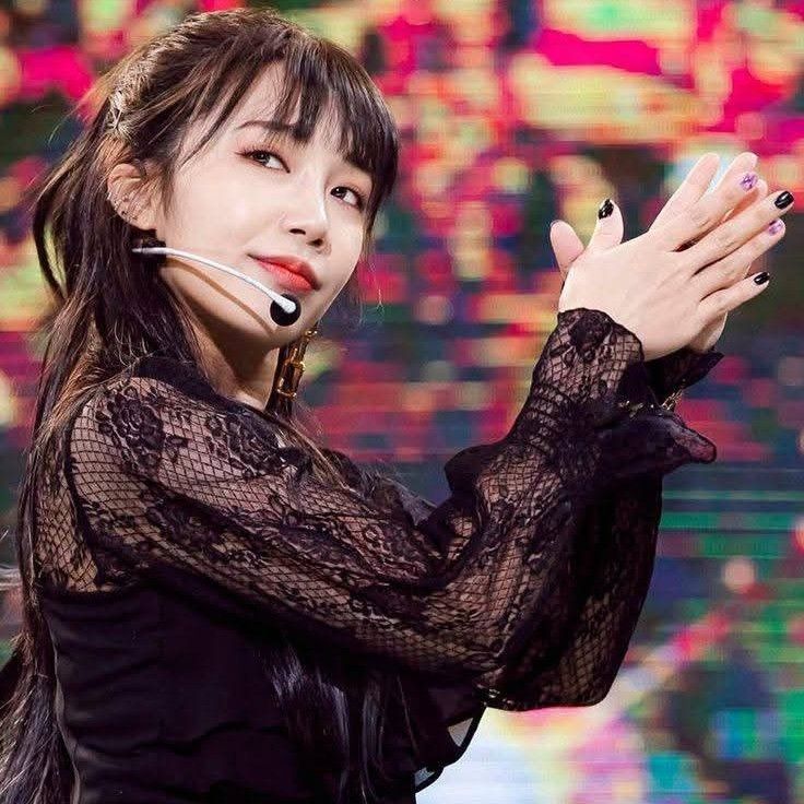 A moment captured by a fan of Jung Eunji