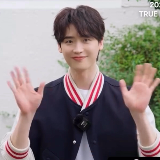 Behind-the-scenes cut of Lee Jongsuk