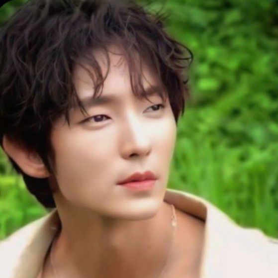 Behind-the-scenes cut of Lee Joongi