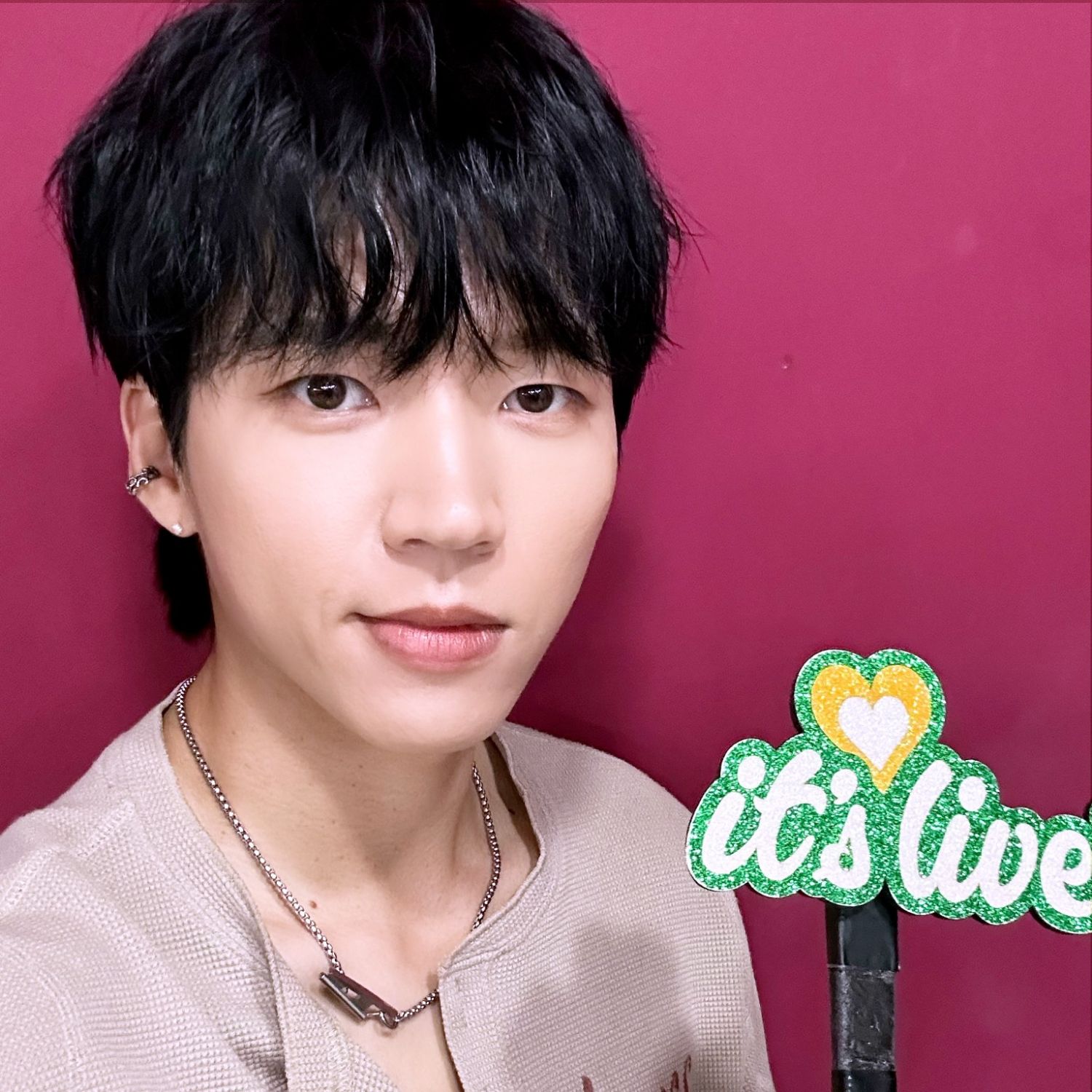Behind-the-scenes cut of Nam Woohyun