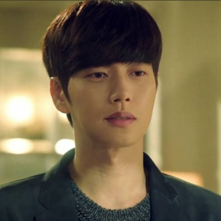 Behind-the-scenes cut of Park Haejin