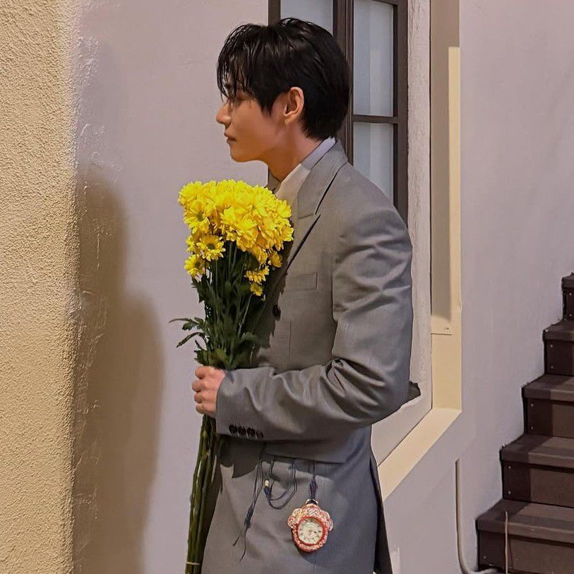 Latest photo of Kim Taehyung (V)