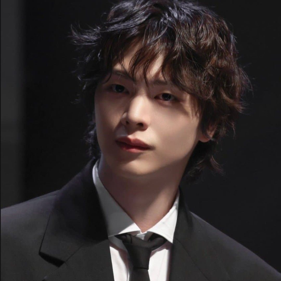 Recent activity shot of Yook Sungjae