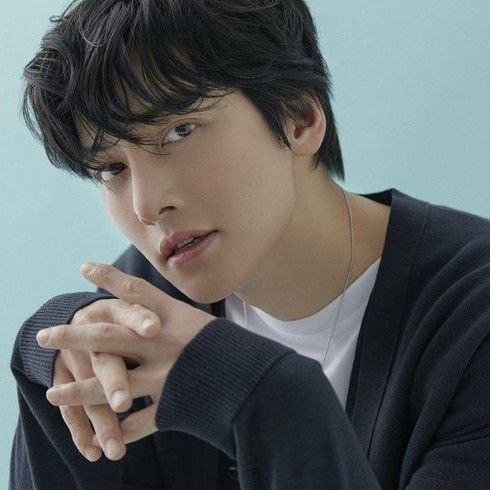 粉絲拍下的池昌旭瞬間