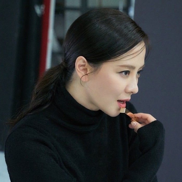 Momen yang diabadikan oleh penggemar Song Jihyo