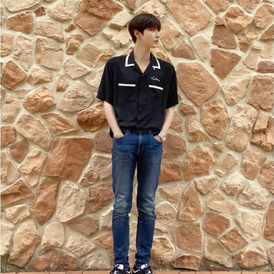 A moment captured by a fan of Hwang Inyoup