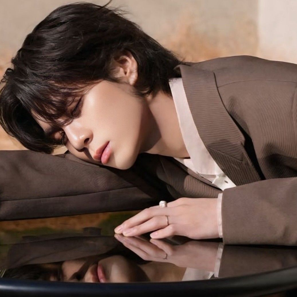 Foto terbaru dari Jeong Dongwon