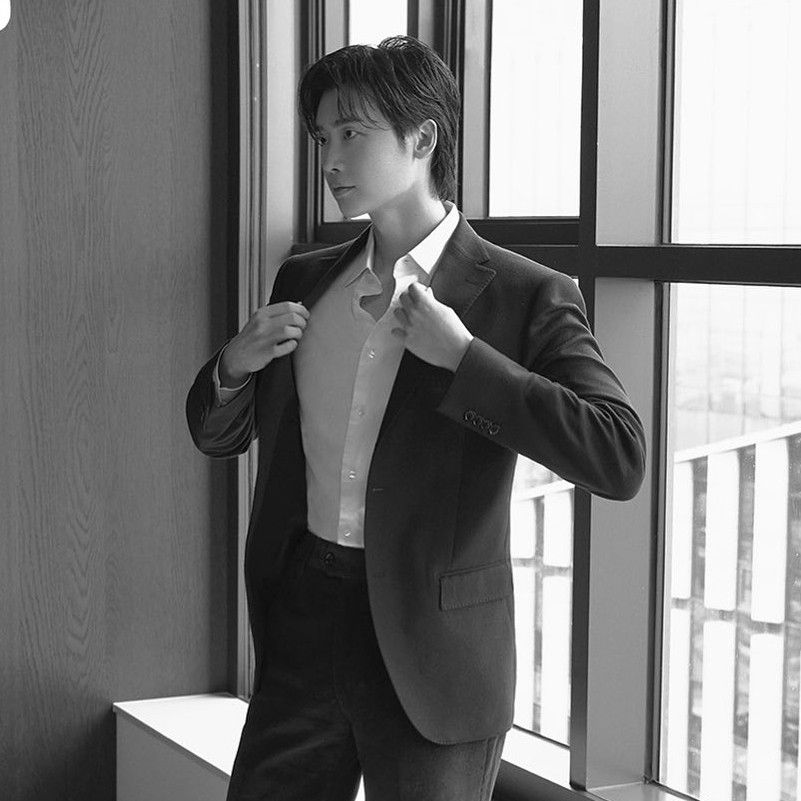 Latest photo of Lee Jongsuk
