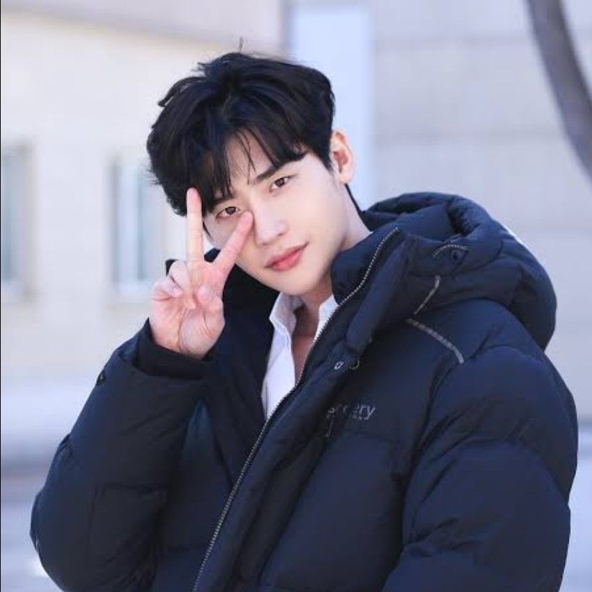 Behind-the-scenes cut of Lee Jongsuk