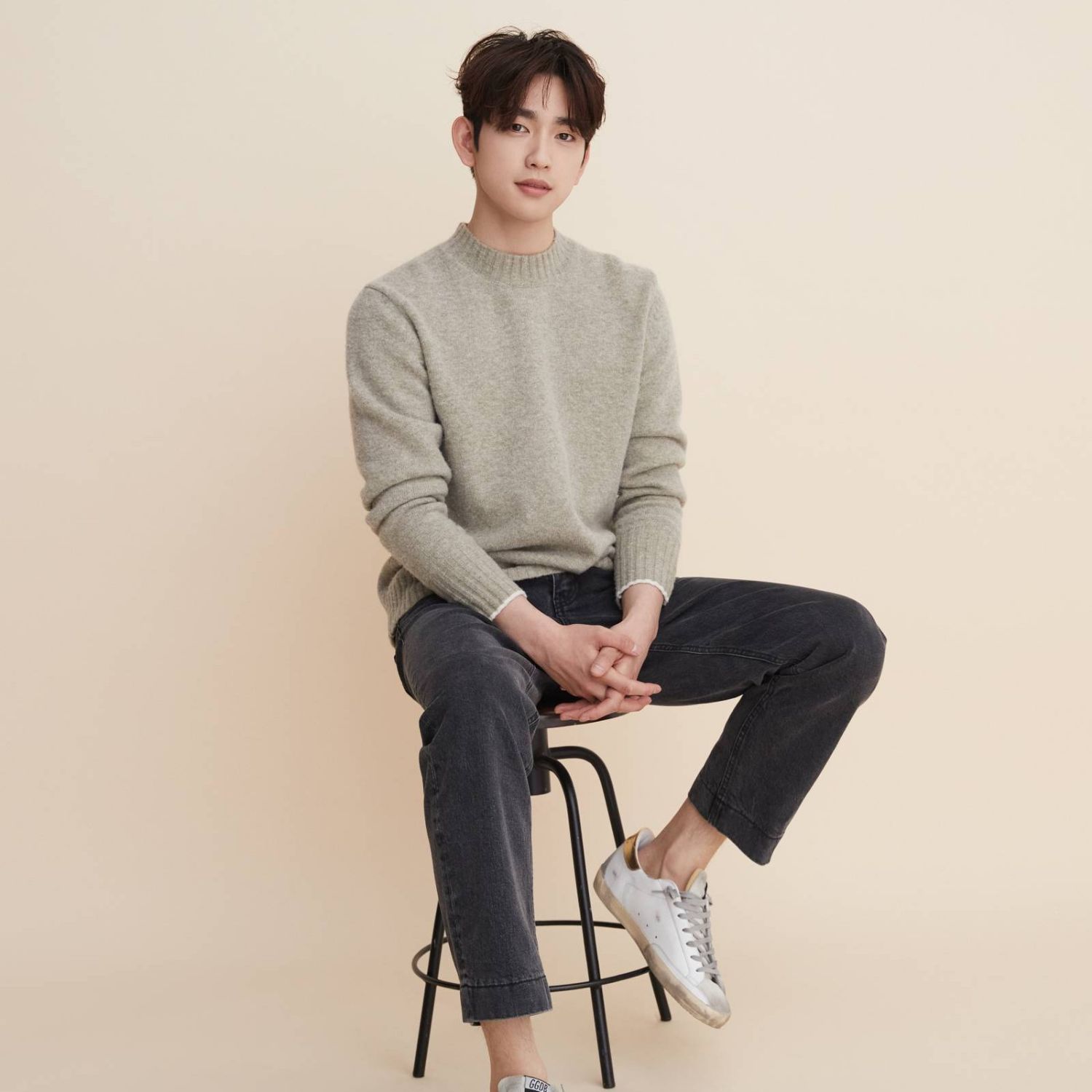 Behind-the-scenes cut of Park Jinyoung