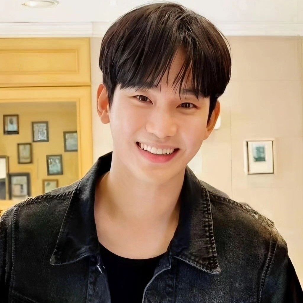 Latest photo of Kim Soohyun