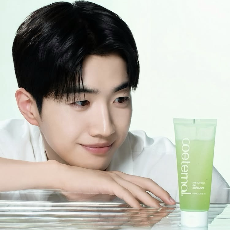 A moment captured by a fan of Kang Hoon