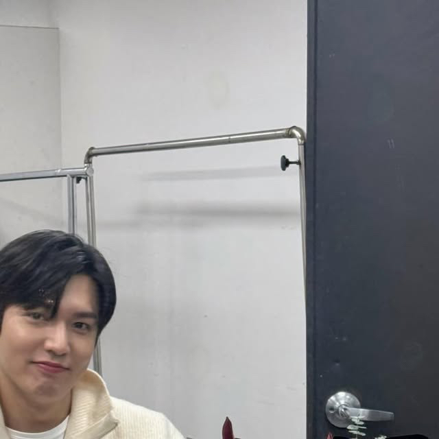 イ・ミンホの最近の活動ショット