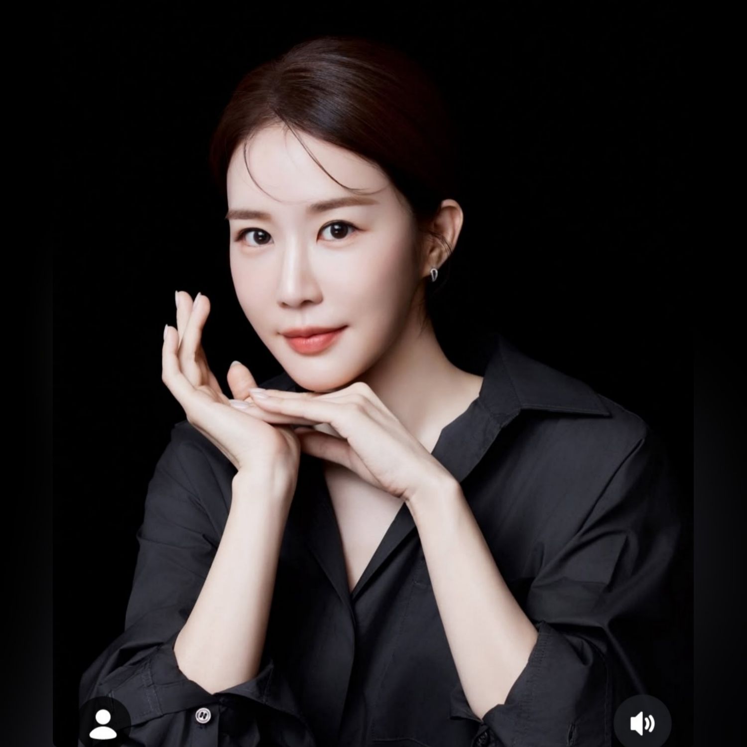 Behind-the-scenes cut of Yoo Inna