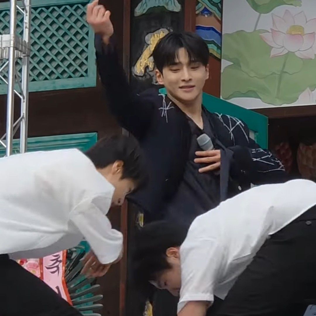 Behind-the-scenes cut of Seong Ri
