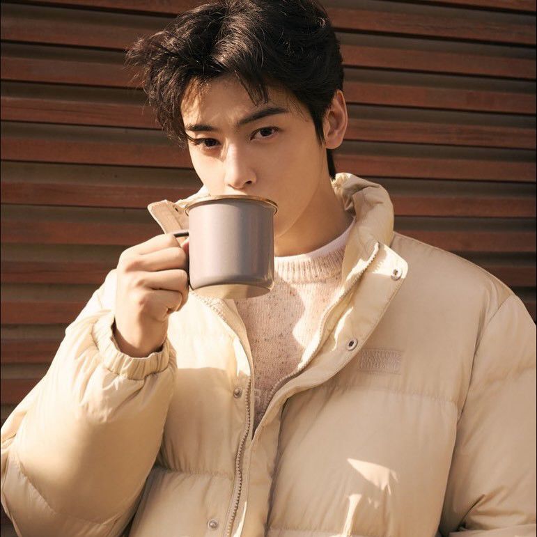 Cuplikan di balik layar dari Cha Eunwoo