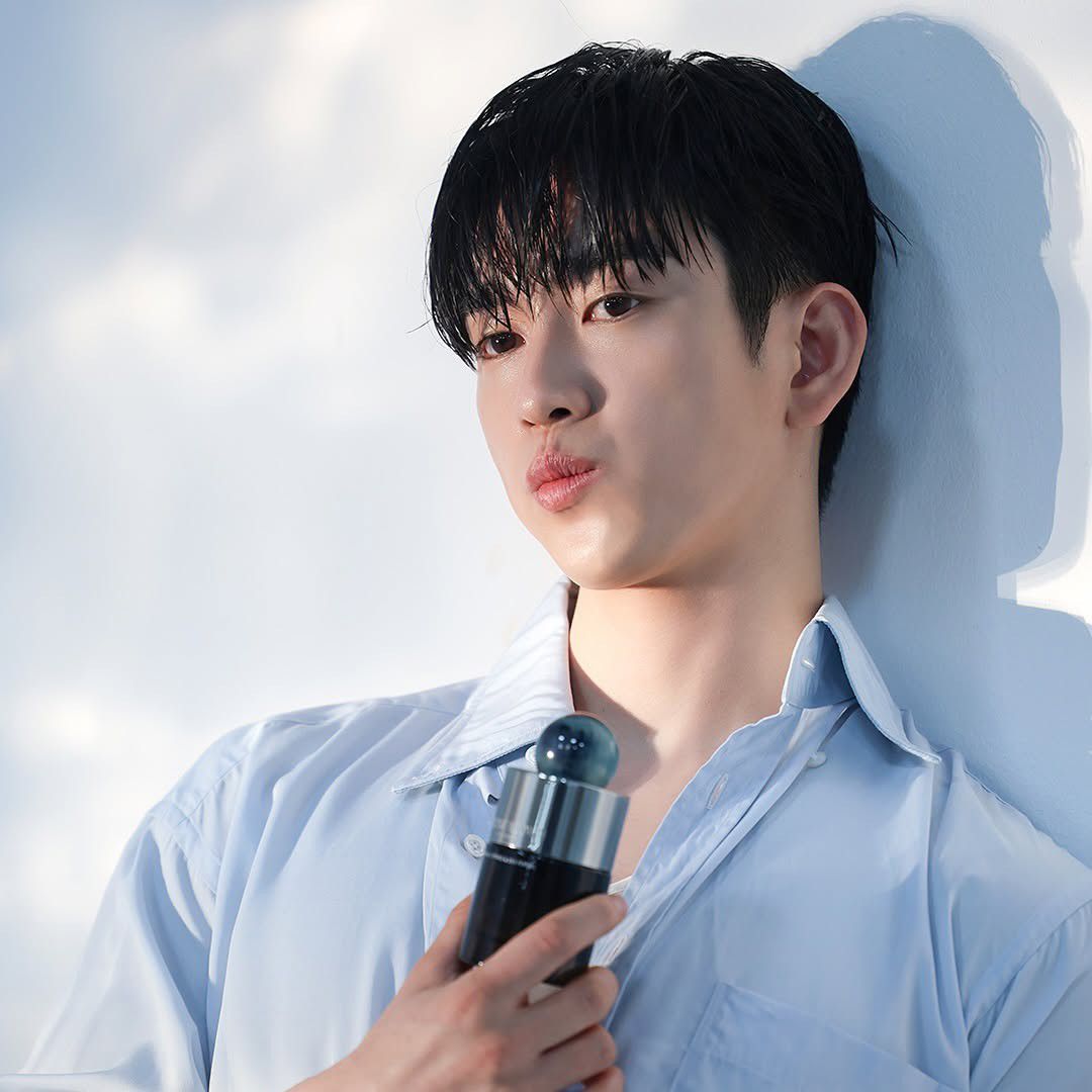 Latest photo of Park Jinyoung