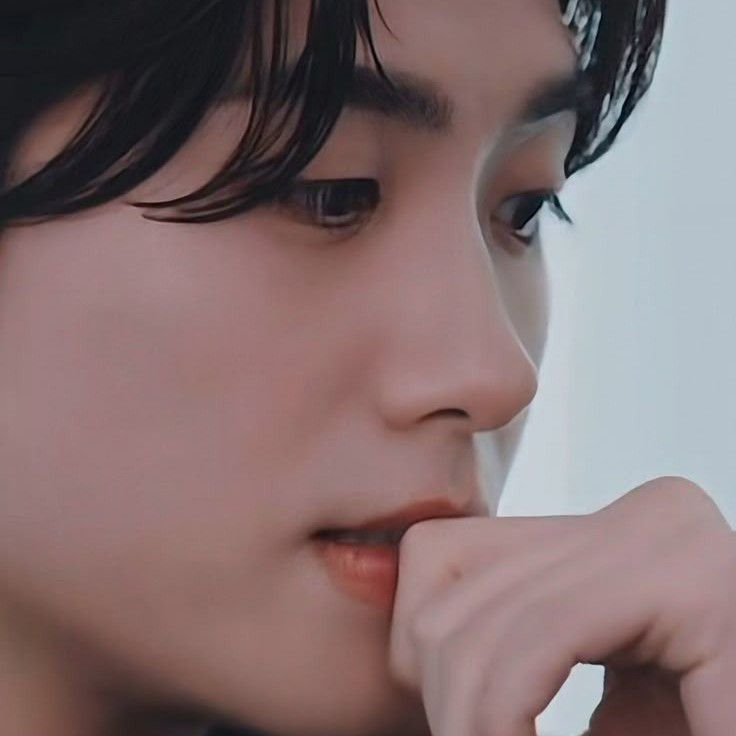 A moment captured by a fan of Park Hyungsik