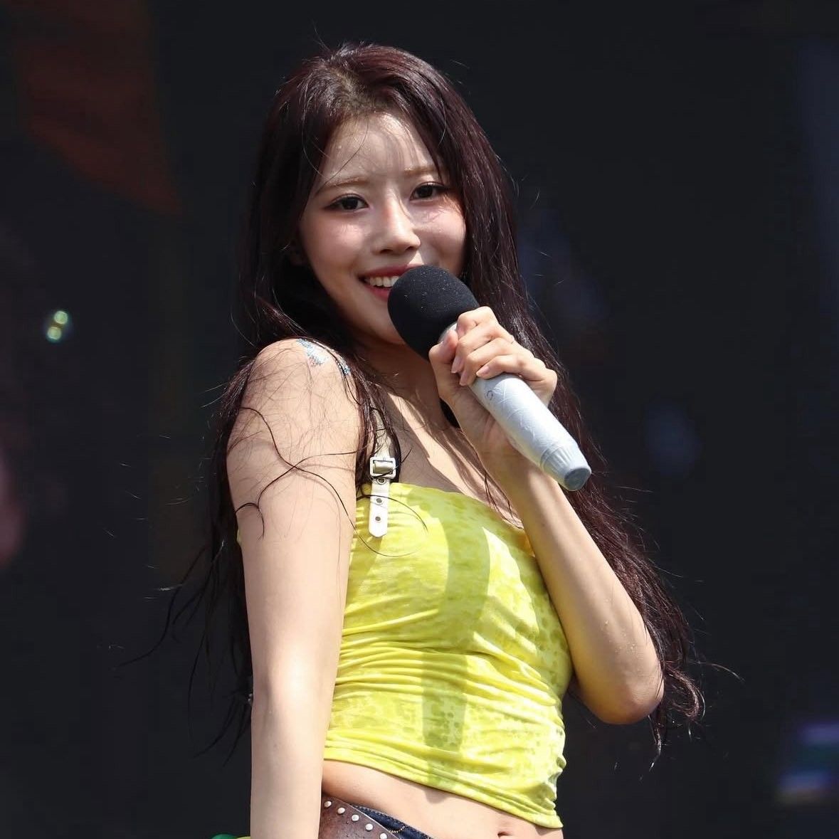 Behind-the-scenes cut of Lee Mijoo