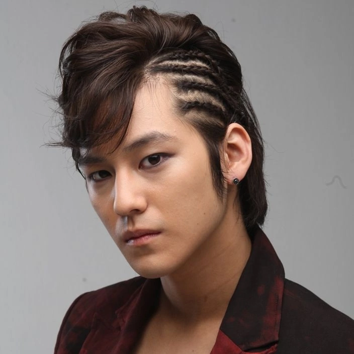 Behind-the-scenes cut of Kim Bum