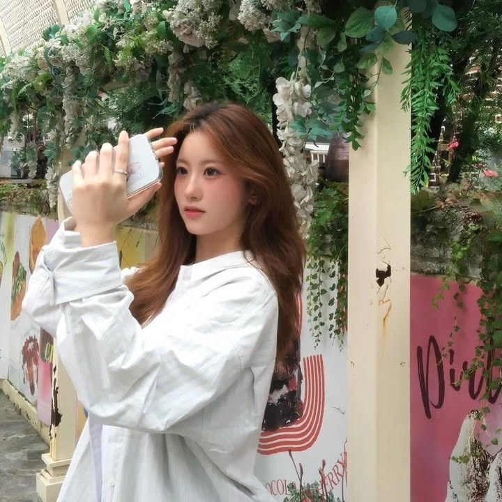 Latest photo of Oh Yujin