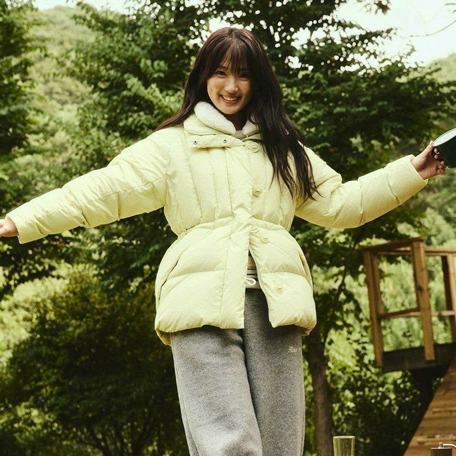 Behind-the-scenes cut of Kim Hyeyoon