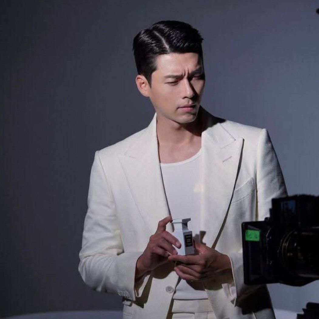 Foto terbaru dari Hyun Bin