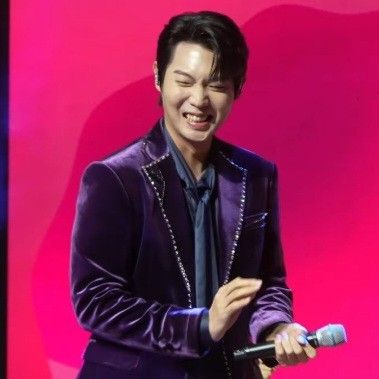 A moment captured by a fan of Son Taejin