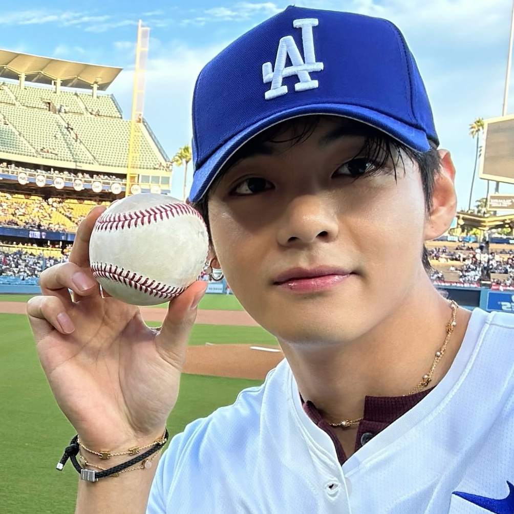 Latest photo of Kim Taehyung (V)