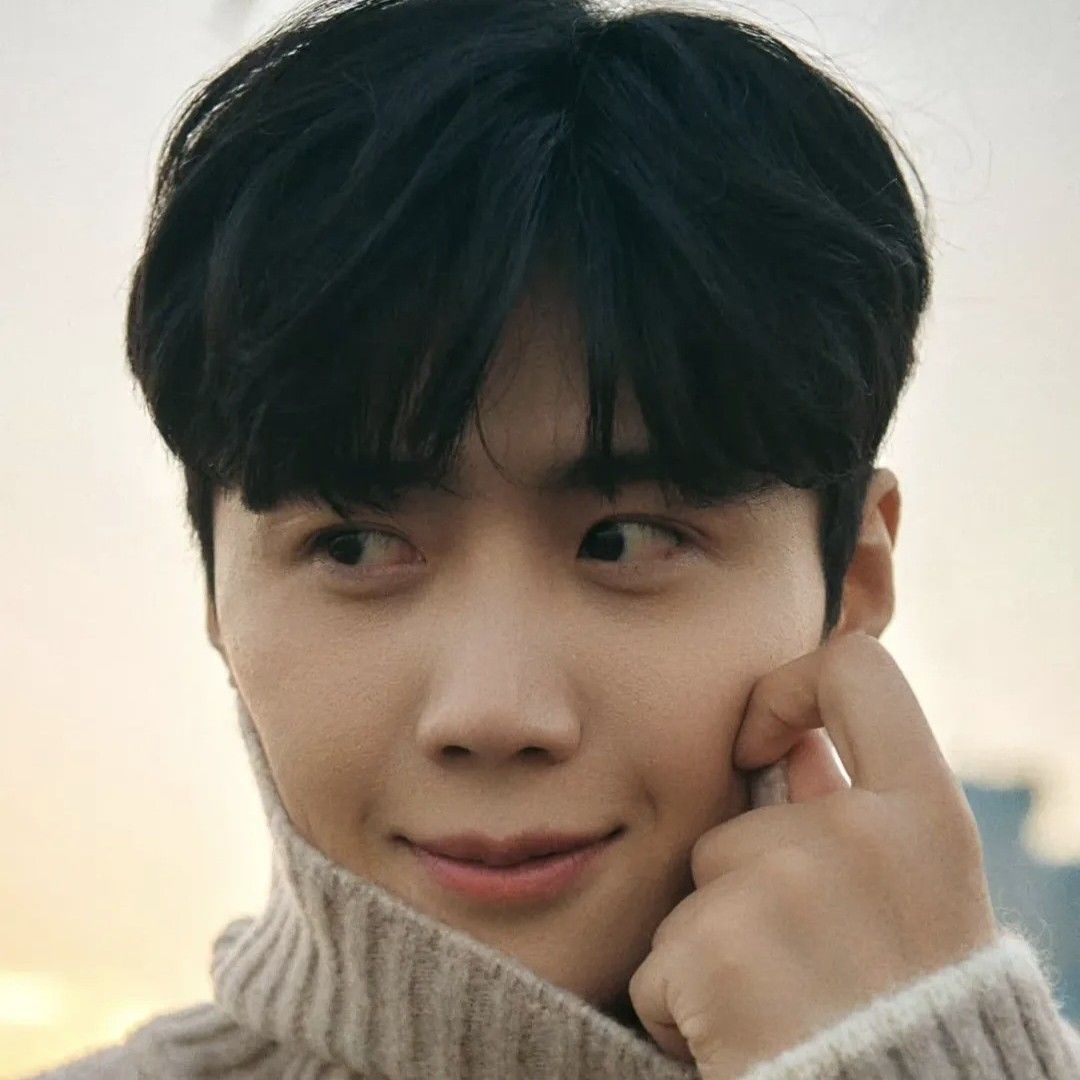 Behind-the-scenes cut of Kim Seonho