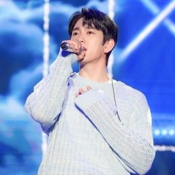 Latest photo of Park Jinyoung