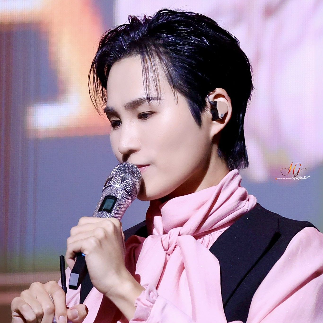 金熙栽的最新照片